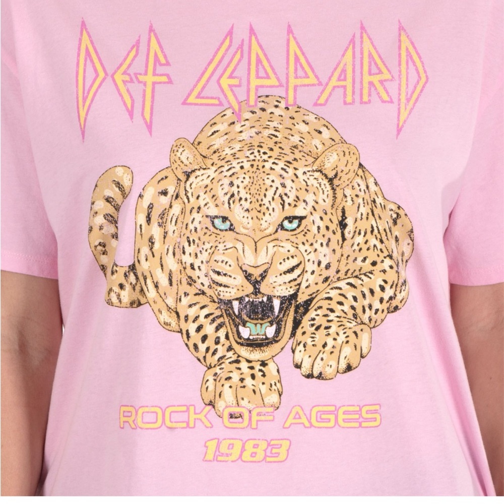 Pink Def Leppard licensed Band T-Shirt